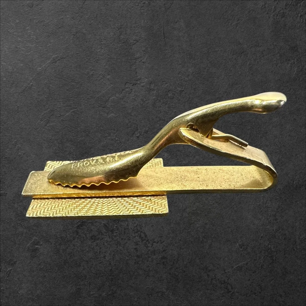 HTF Kinney Co Dexter Shoe Co Tie Clip‎ Mens Gold Tone Enamel Factory Building